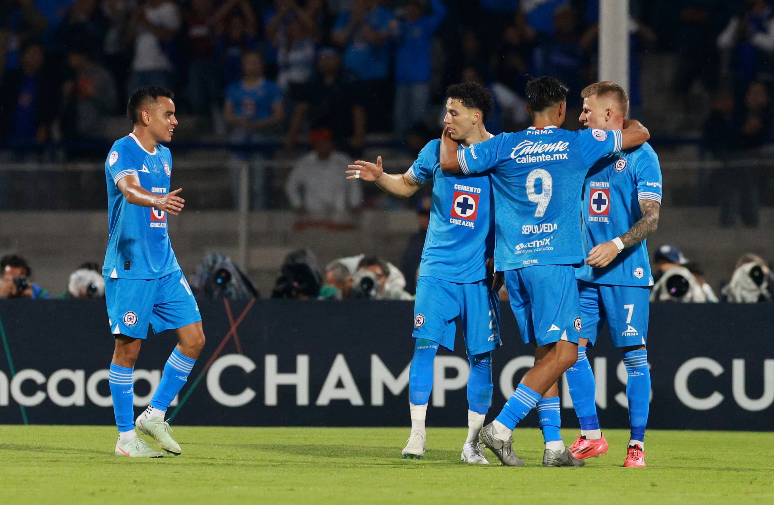 Cruz Azul Crushes Vancouver Whitecaps 5-0 to Win Record-Tying 7th Concacaf Title