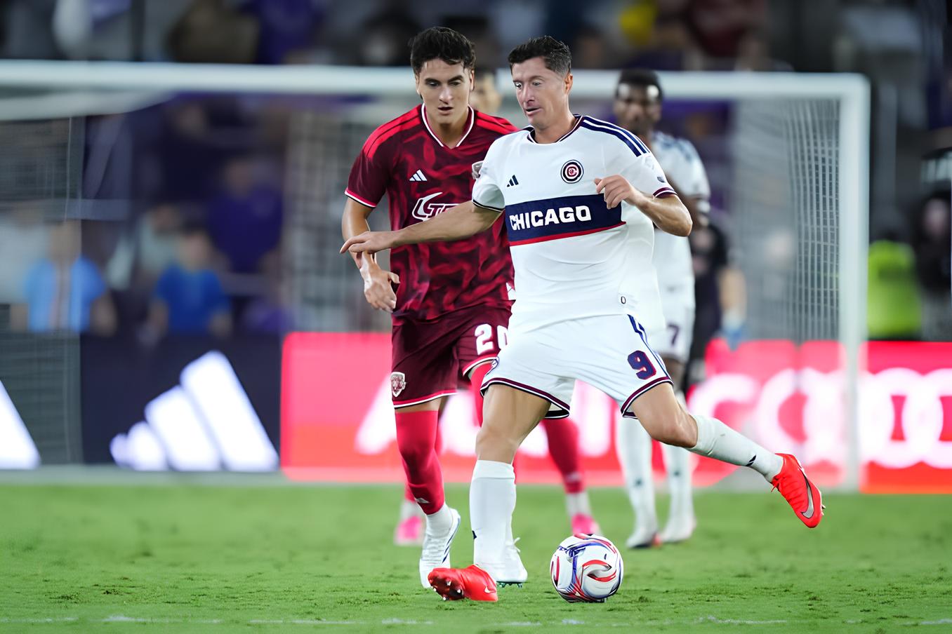 Griezmann vs Lewandowski in the Storm
